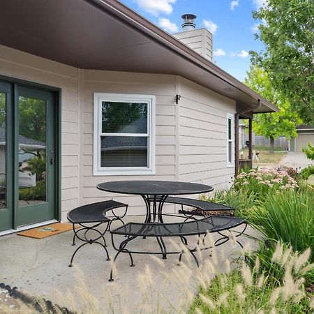 1 5 Miles To Mizzou ~ Spacious & Updated Home~ Columbia Eksteriør bilde