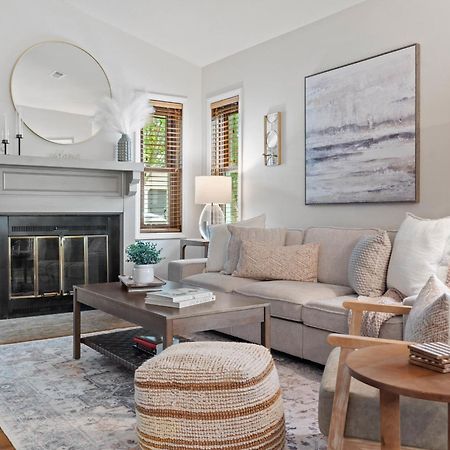 1 5 Miles To Mizzou ~ Spacious & Updated Home~ Columbia Eksteriør bilde